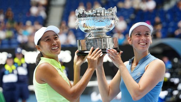 Zhang and Mertens, 2026 AO trophy (getty)